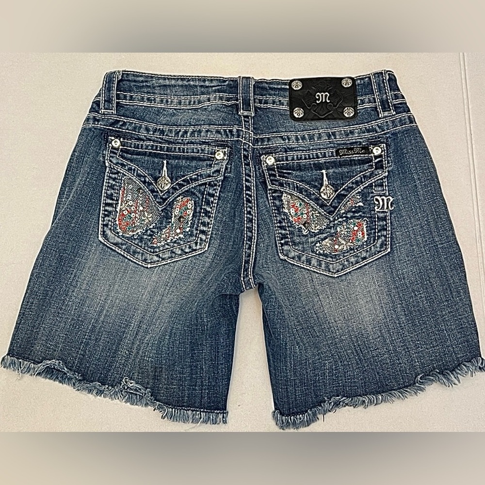 VINTAGE Y2K MISS ME EMBROIDERED BLING JEANS SHORTS SIZE 28